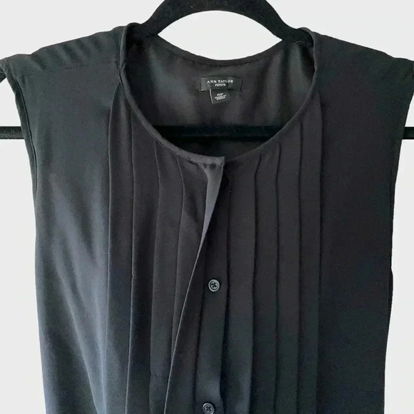 ANN TAYLOR | NWOT | SLEEVELESS BLACK BUTTON FRONT PLEATED DRESS | PETITE/SMALL - Picture 3 of 10